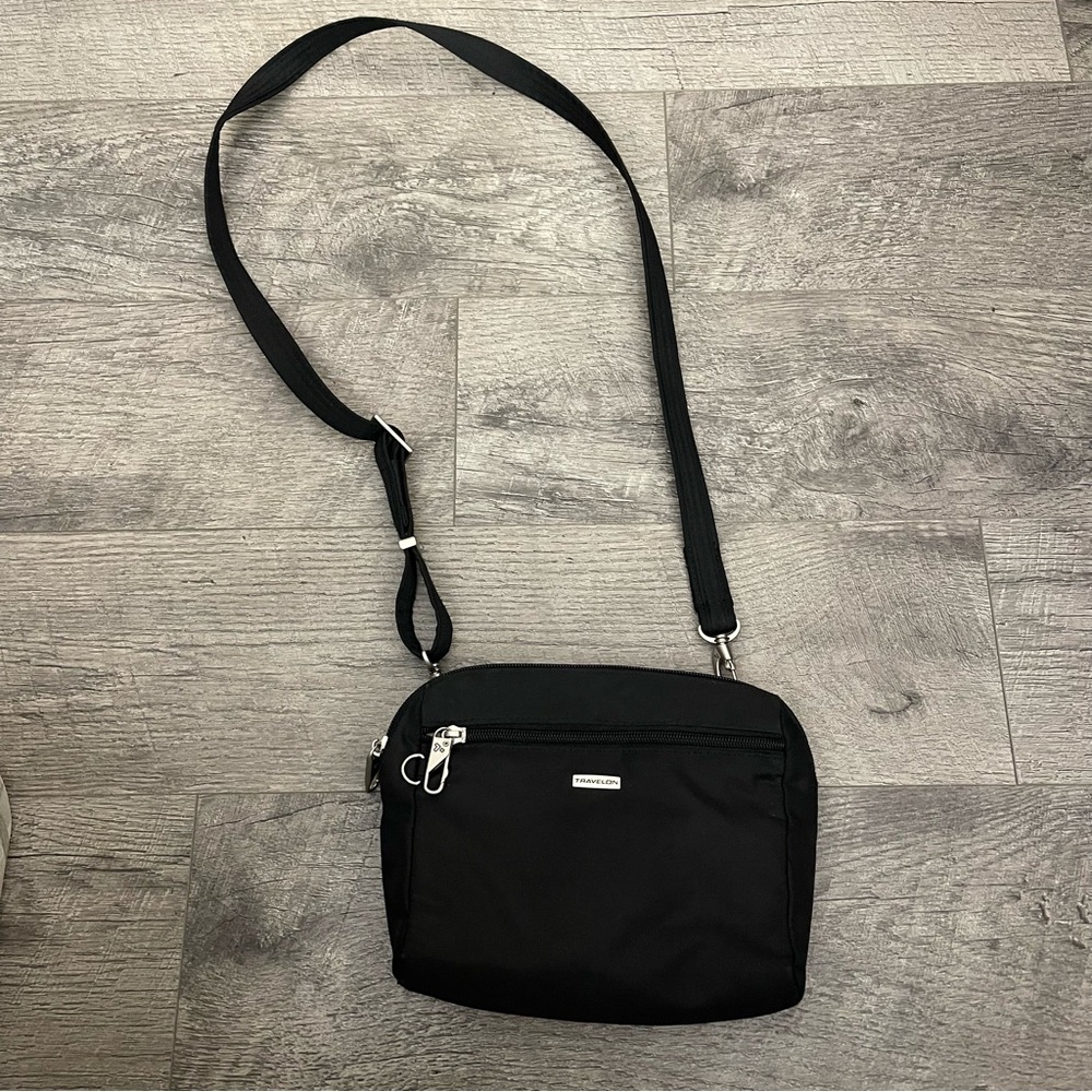 Travelon crossbody bag
